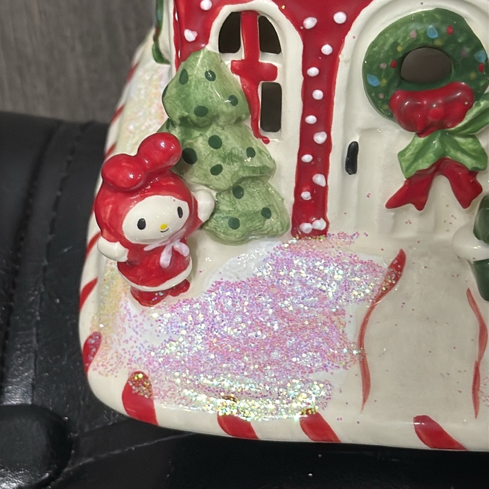 Blue Sky Clayworks Hello Kitty & Friends Christmas Red Striped Candle House - Picture 3 of 14